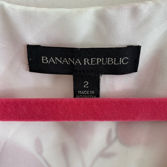 NWOT-Banana Republic red floral straight dress in size - 2 - Picture 3 of 6
